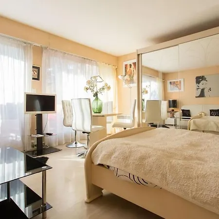 아파트 Lovely With Terrace *